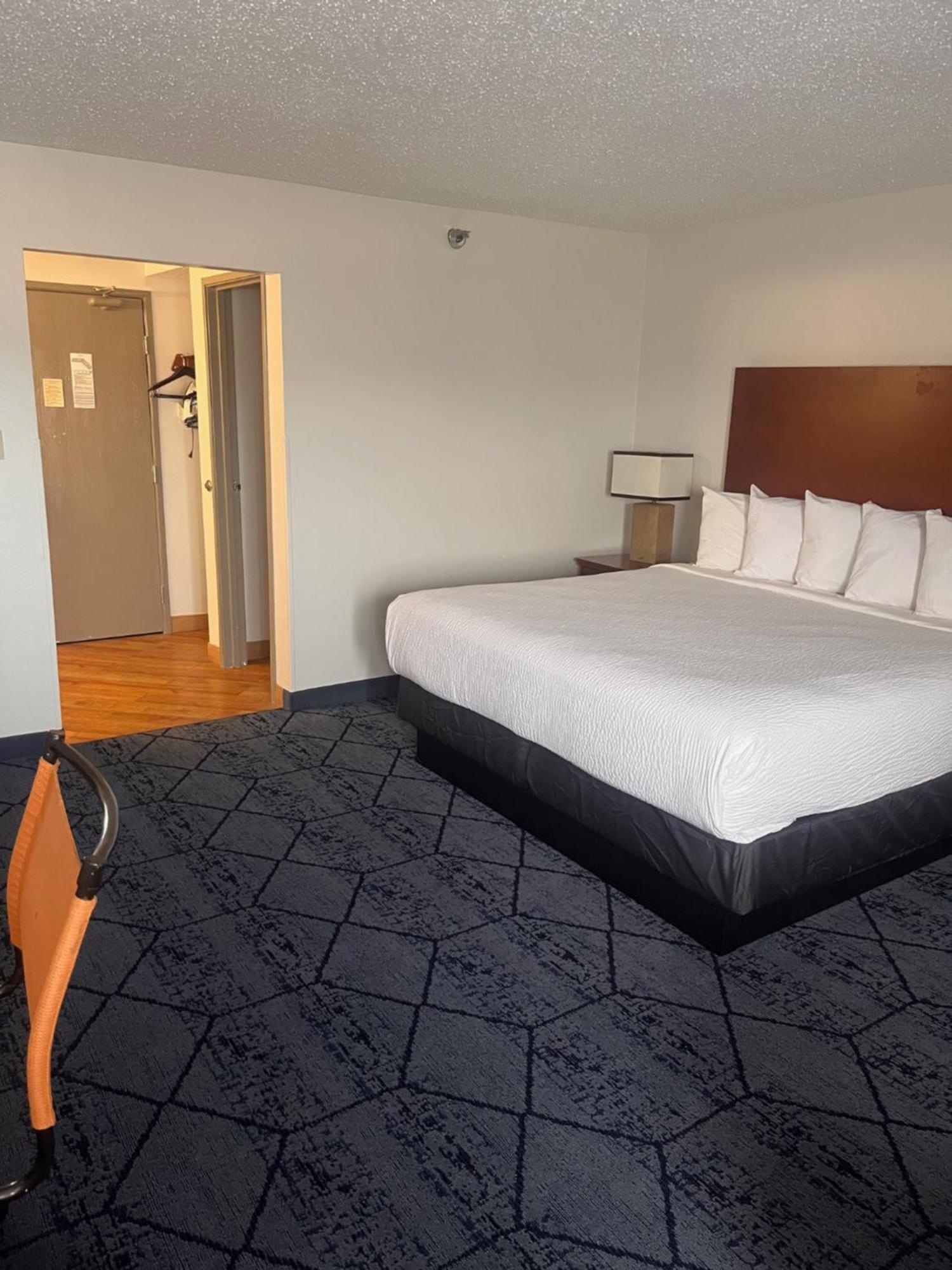 Отель Baymont By Wyndham Columbia, Mo Экстерьер фото